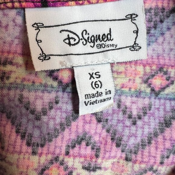 D-signed Geometric Tank - Picture 7 of 12